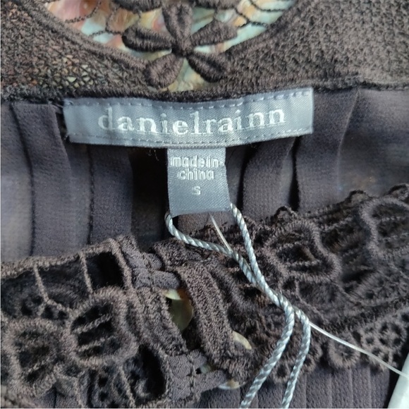 BNWT Daniel Rainn Gray with Black Detailing Short Sleeve Blouse. - Picture 9 of 11